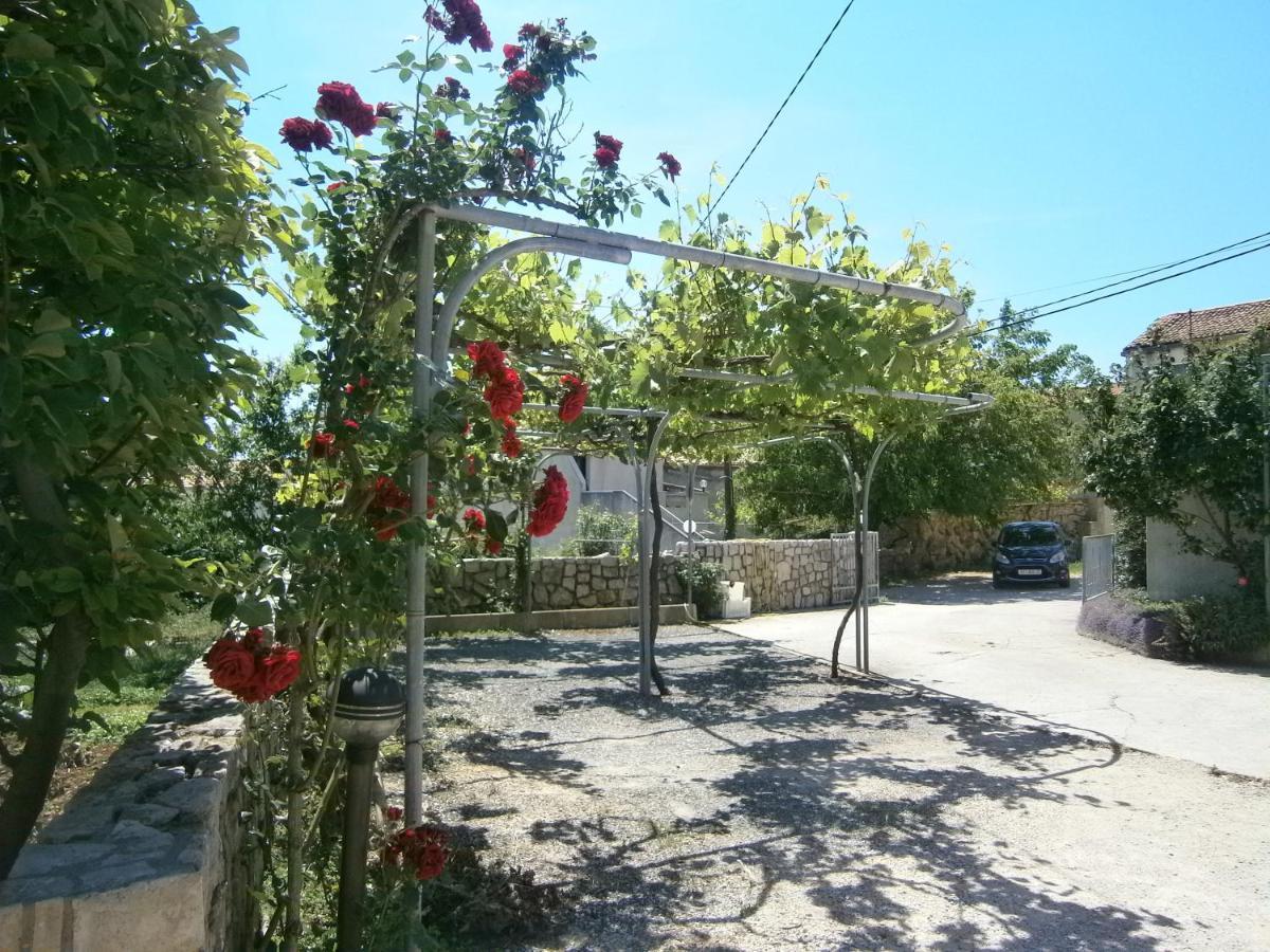 Apartment Rose Krk Town Buitenkant foto
