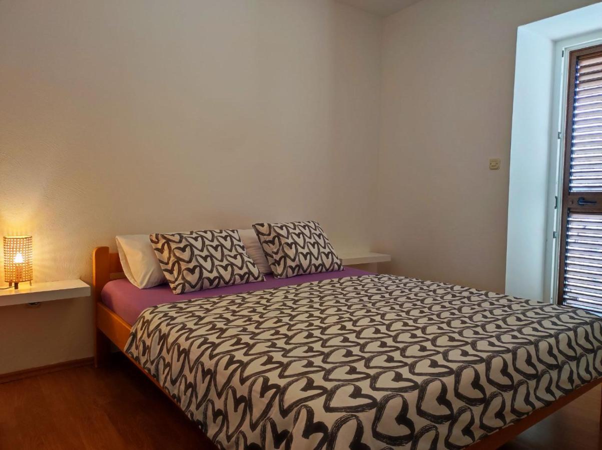 Apartment Rose Krk Town Buitenkant foto