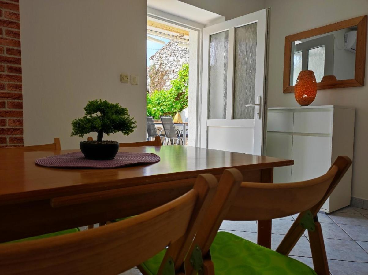 Apartment Rose Krk Town Buitenkant foto