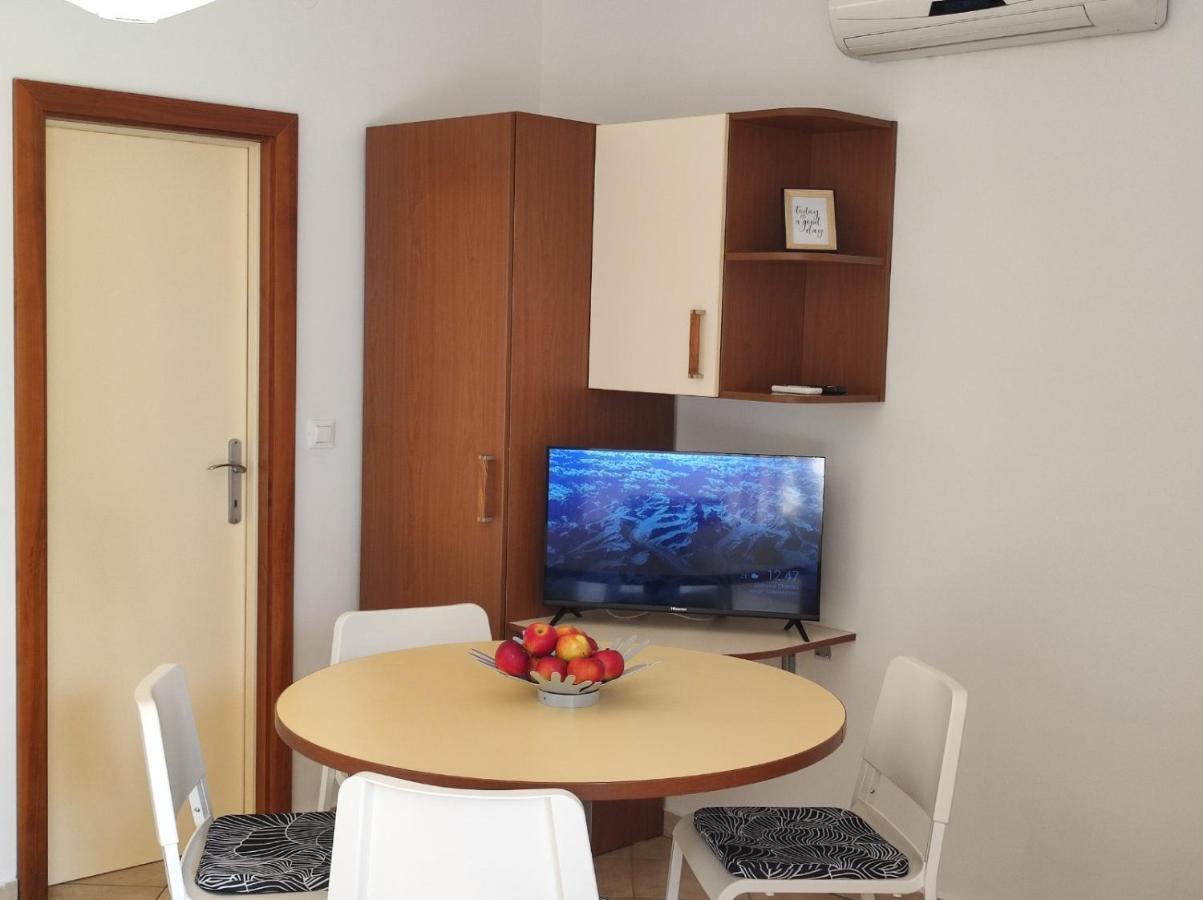 Apartment Rose Krk Town Buitenkant foto
