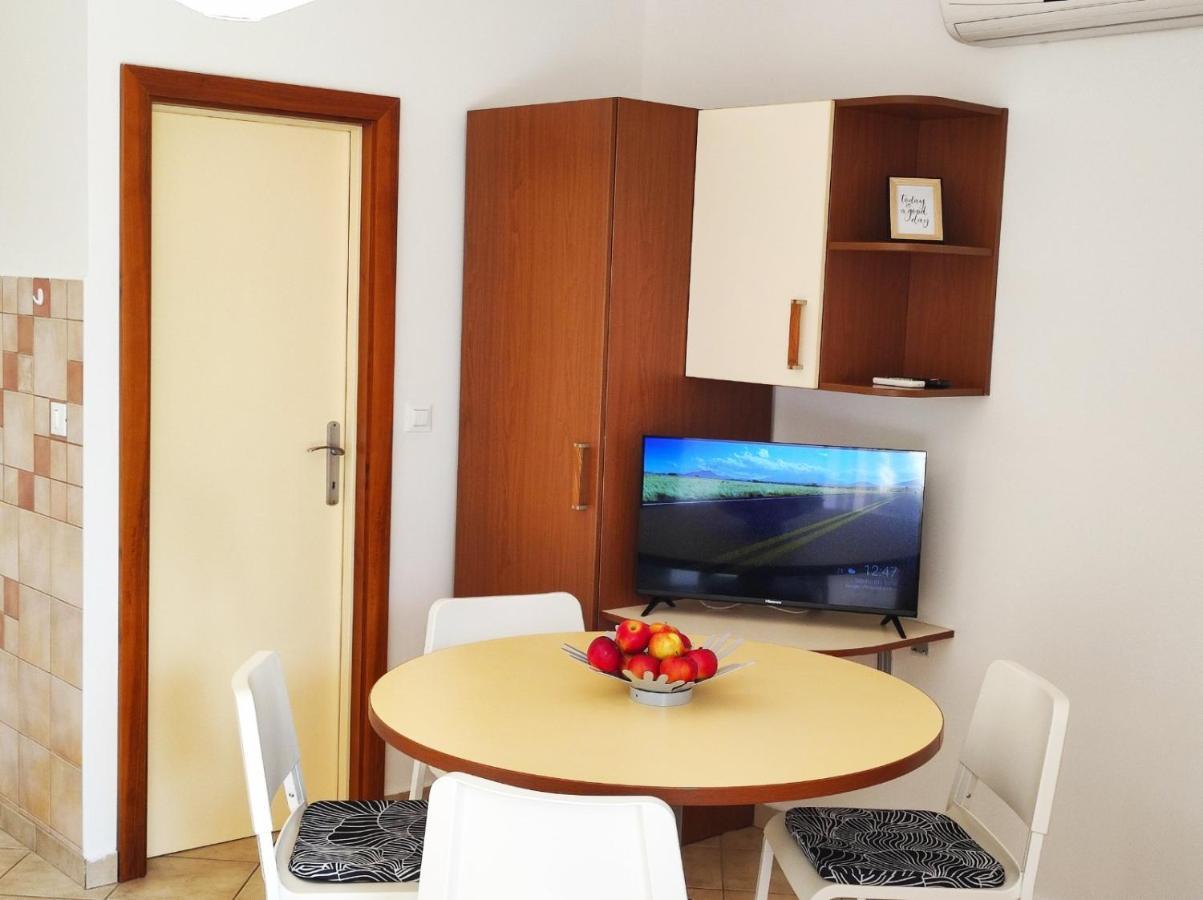 Apartment Rose Krk Town Buitenkant foto